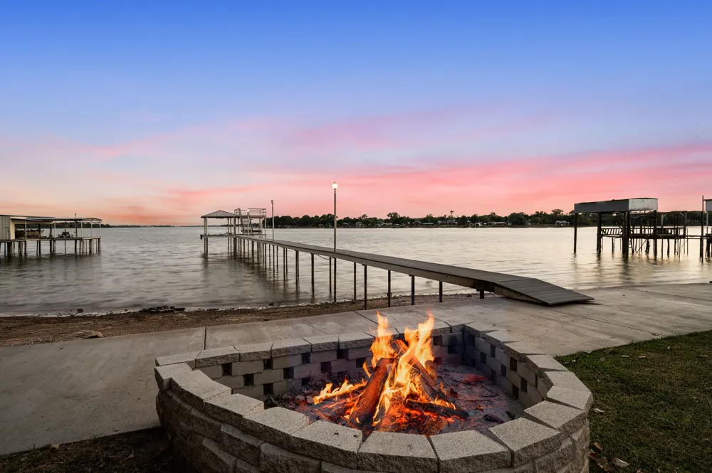 1720 Rogers Road Newark, TX 76071