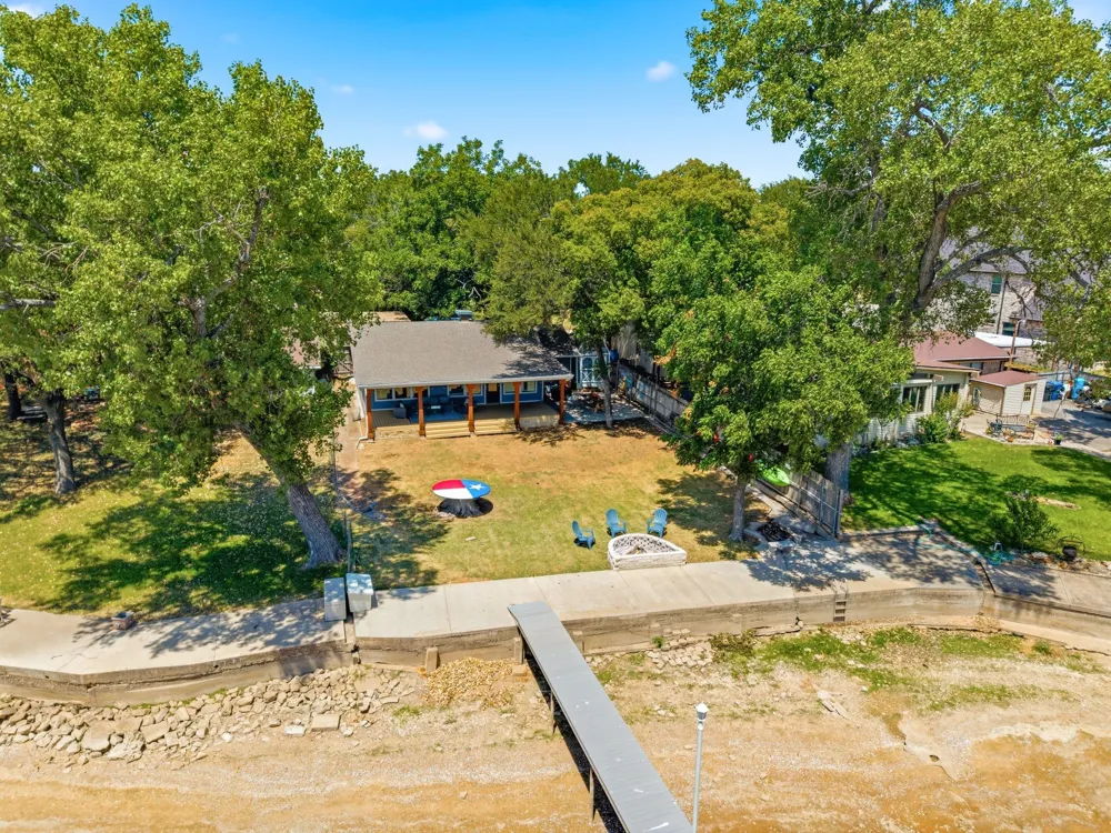 1720 Rogers Road Newark, TX 76071