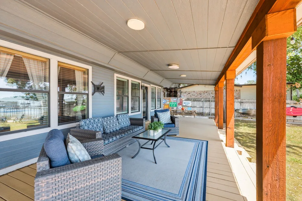 1720 Rogers Road Newark, TX 76071