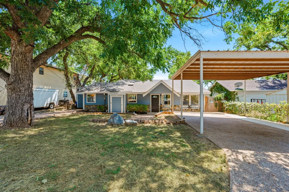 1720 Rogers Road Newark, TX 76071