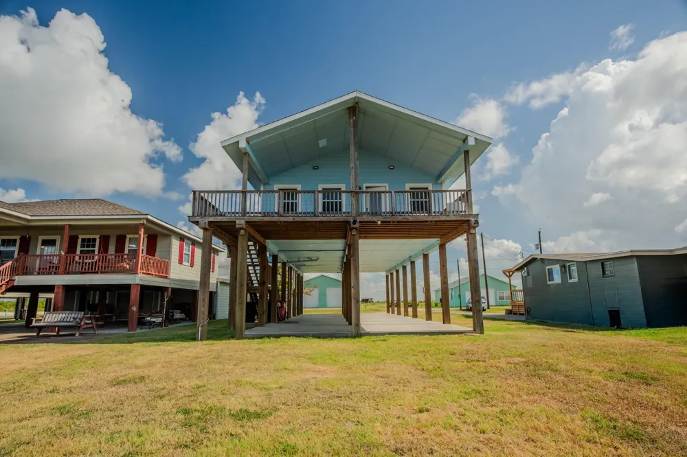 246 Seagull Sargent, TX 77414