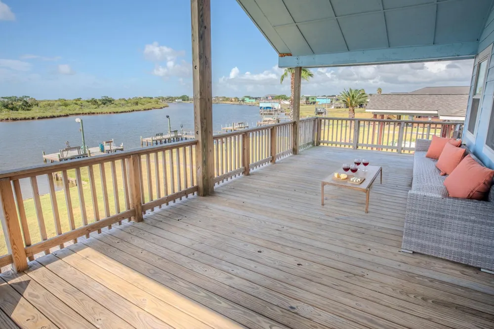 246 Seagull Sargent, TX 77414