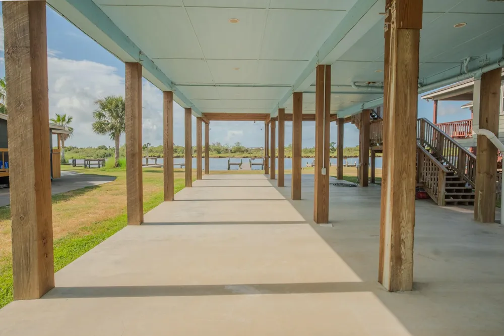 246 Seagull Sargent, TX 77414