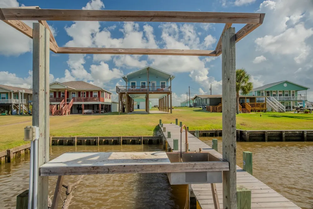 246 Seagull Sargent, TX 77414