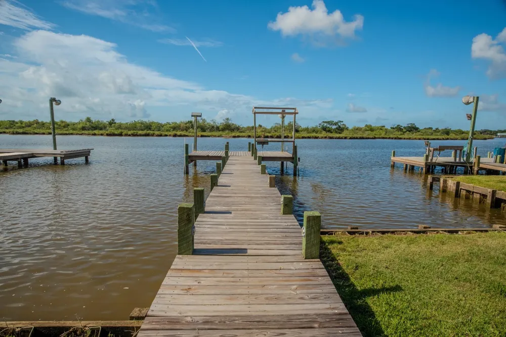 246 Seagull Sargent, TX 77414