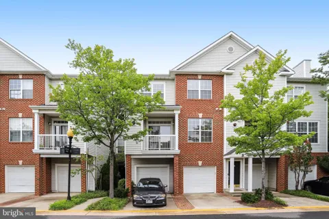 2433 COOPERS BRANCH COURT