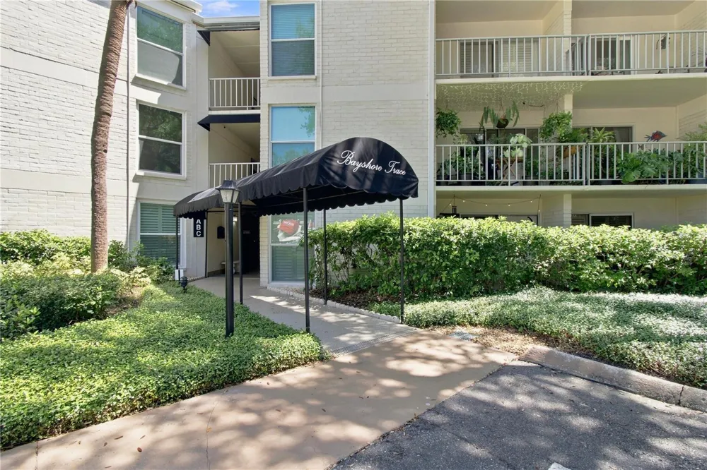 3325 BAYSHORE BOULEVARD #A12 Tampa, FL 33629