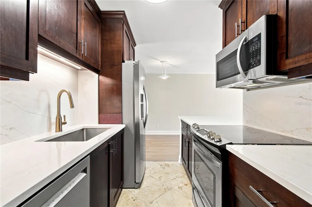 3325 BAYSHORE BOULEVARD #A12 Tampa, FL 33629