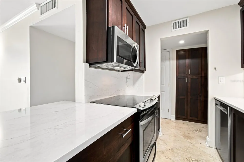 3325 BAYSHORE BOULEVARD #A12 Tampa, FL 33629