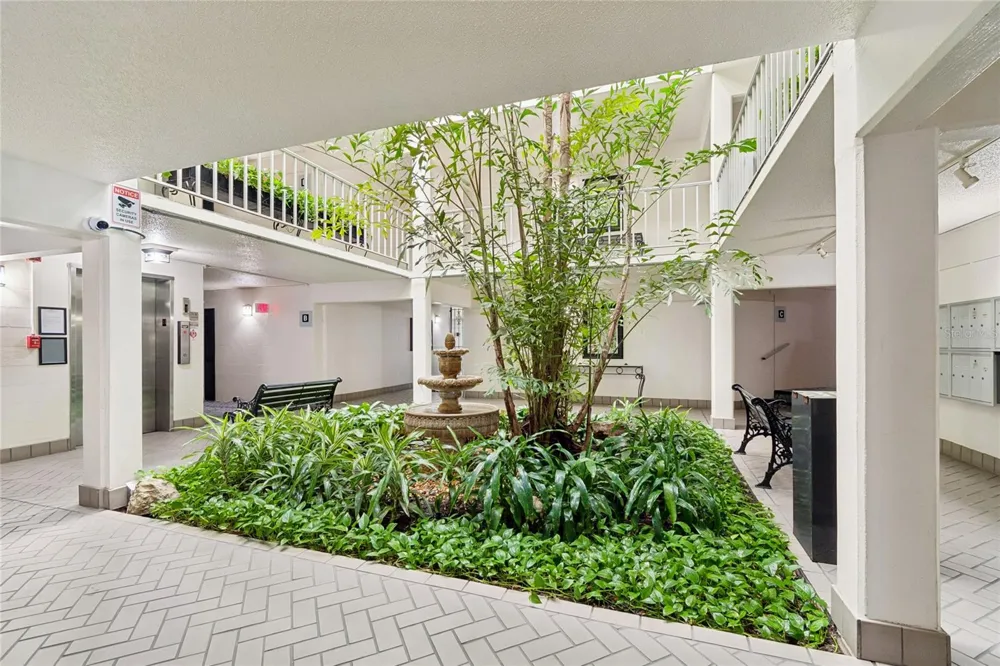 3325 BAYSHORE BOULEVARD #A12 Tampa, FL 33629