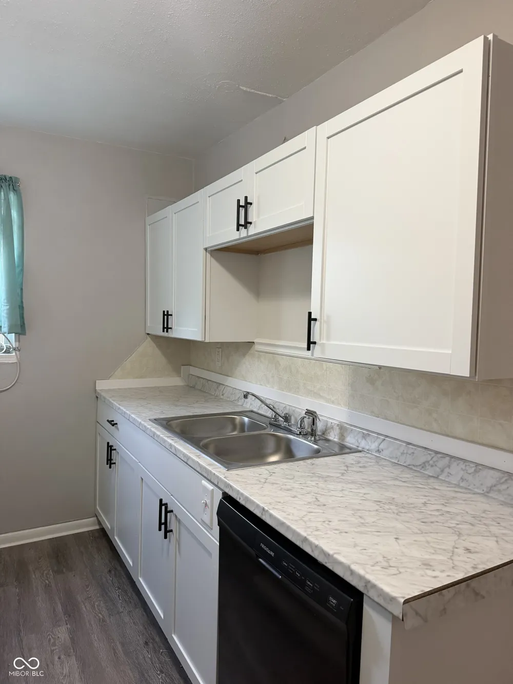 3015 S Holt #B Indianapolis, IN 46221