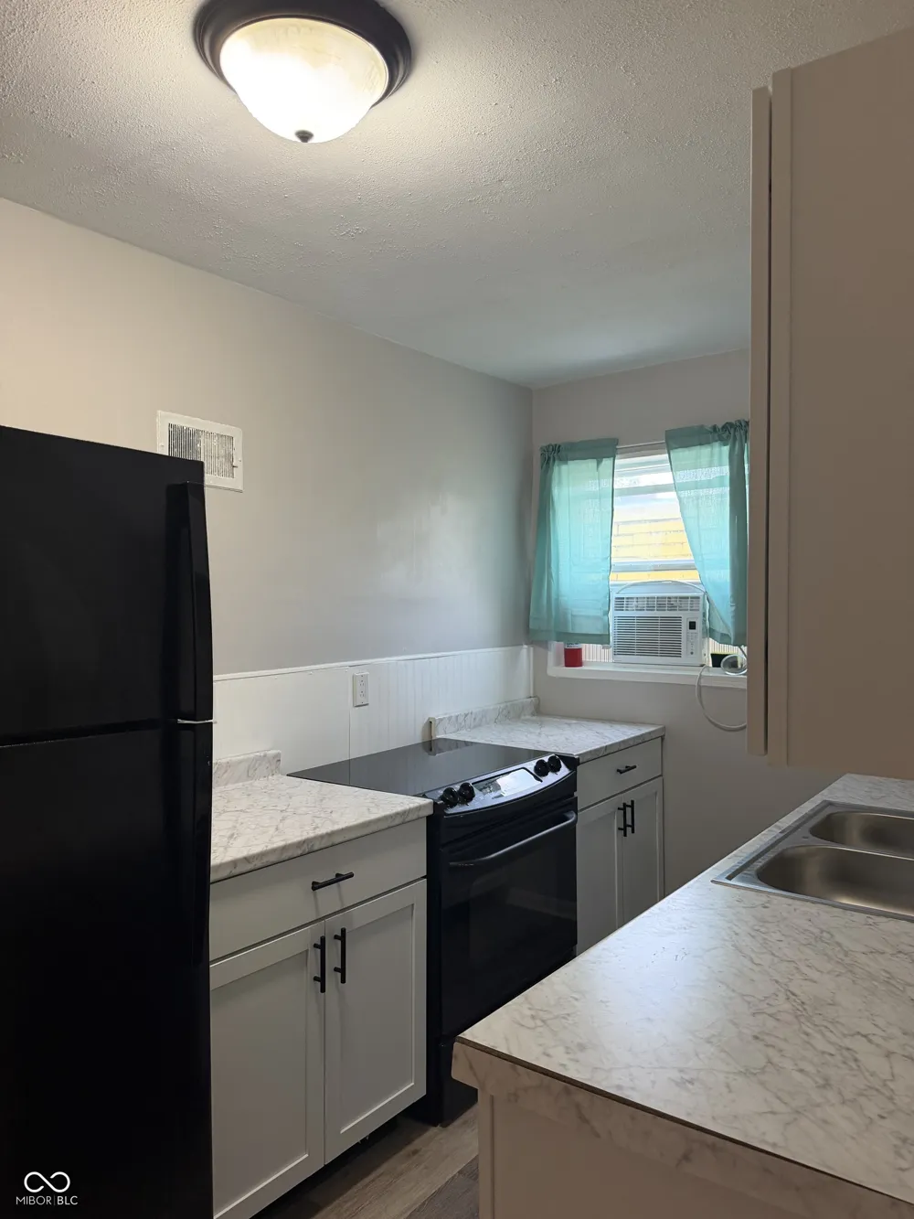3015 S Holt #B Indianapolis, IN 46221