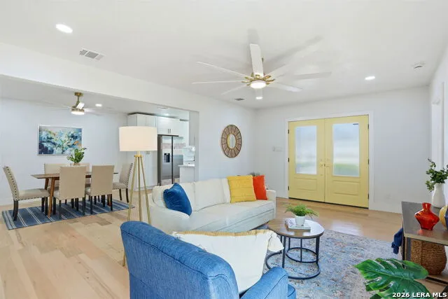 2038 W Woodlawn San Antonio, TX 78201