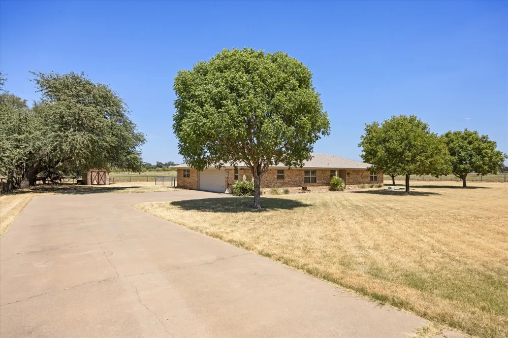 330 Reed Road Granbury, TX 76049