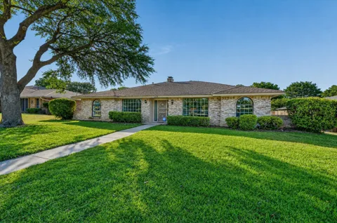 1004 Rosewood Drive