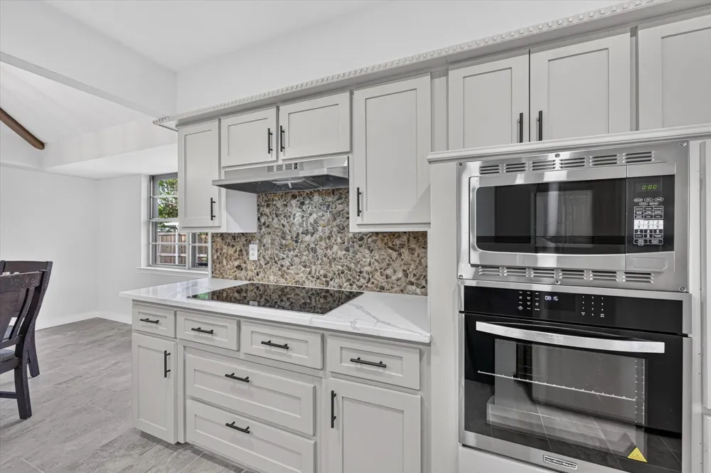 1004 Rosewood Drive DeSoto, TX 75115