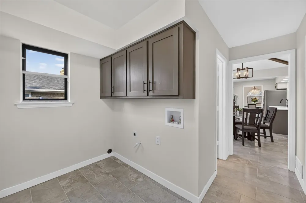 1004 Rosewood Drive DeSoto, TX 75115