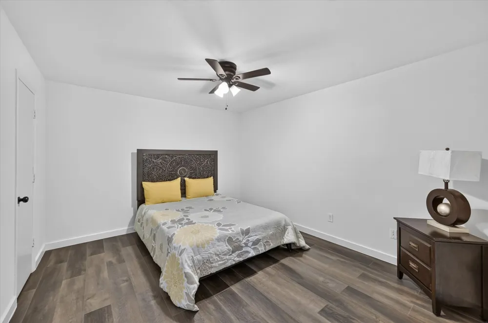 1004 Rosewood Drive DeSoto, TX 75115