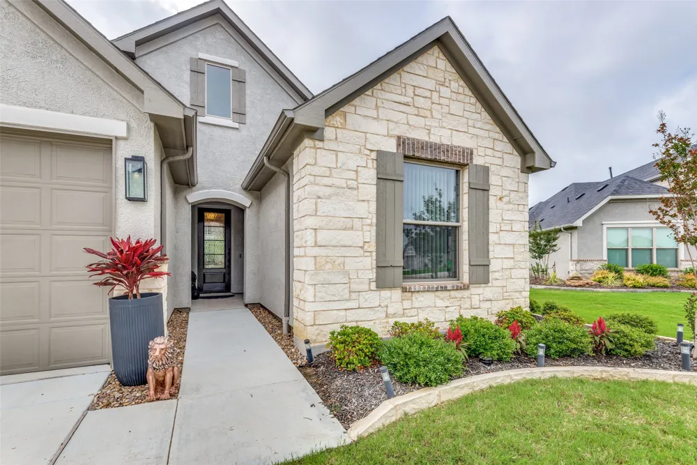 8509 Cocobolo Drive Denton, TX 76207