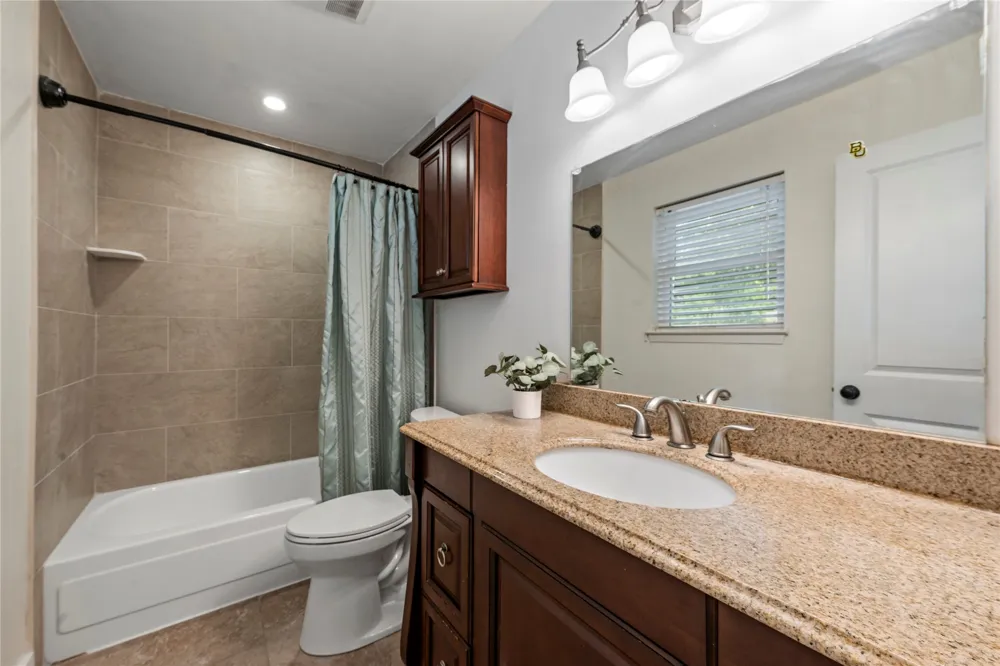 241 Crockett Lane Hewitt, TX 76643