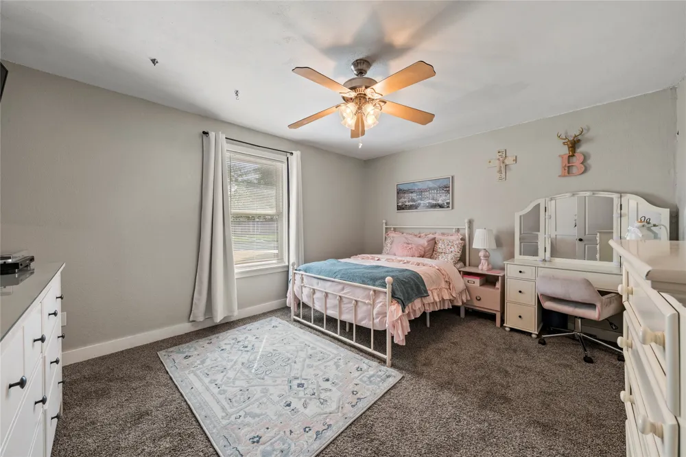 241 Crockett Lane Hewitt, TX 76643