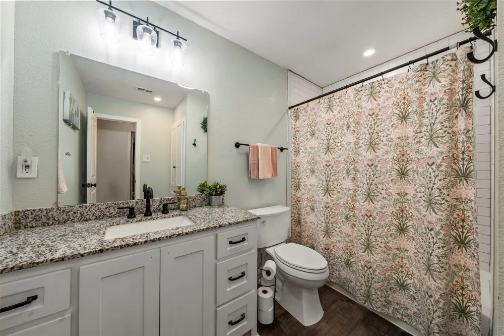 241 Crockett Lane Hewitt, TX 76643