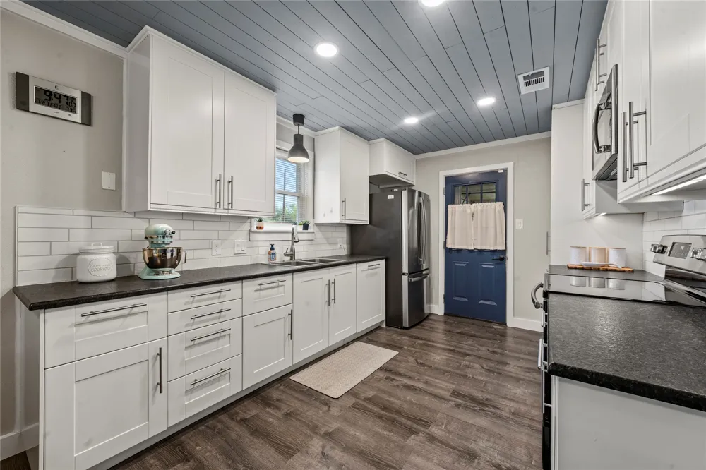 241 Crockett Lane Hewitt, TX 76643