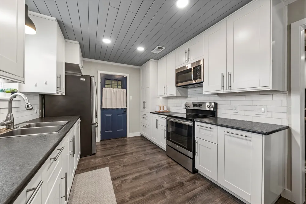 241 Crockett Lane Hewitt, TX 76643