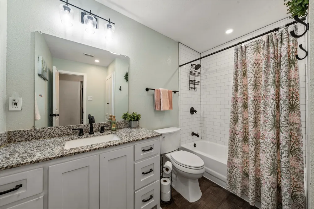 241 Crockett Lane Hewitt, TX 76643