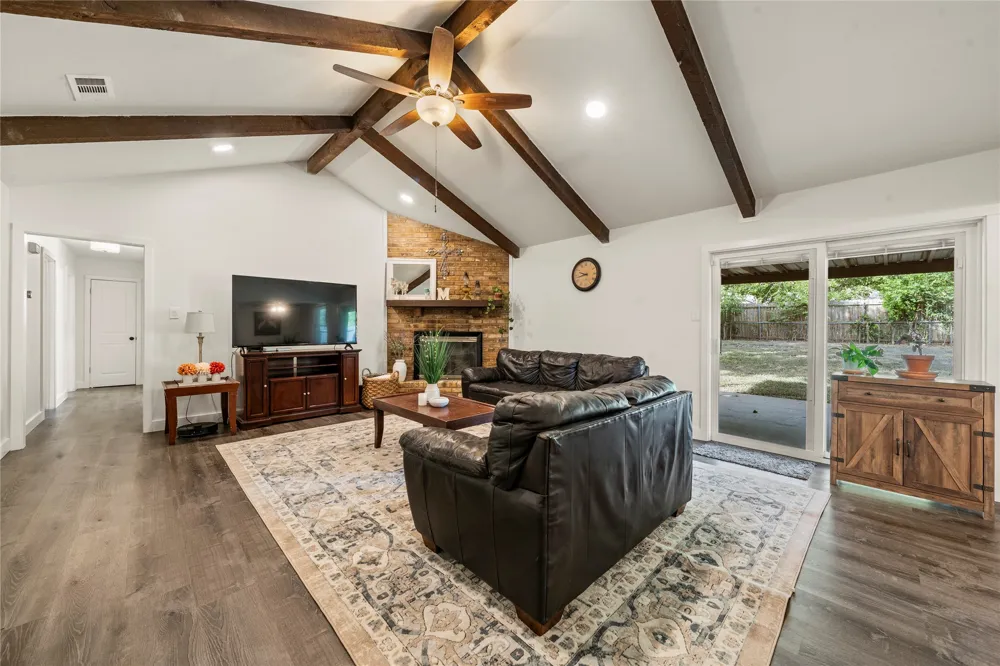 241 Crockett Lane Hewitt, TX 76643