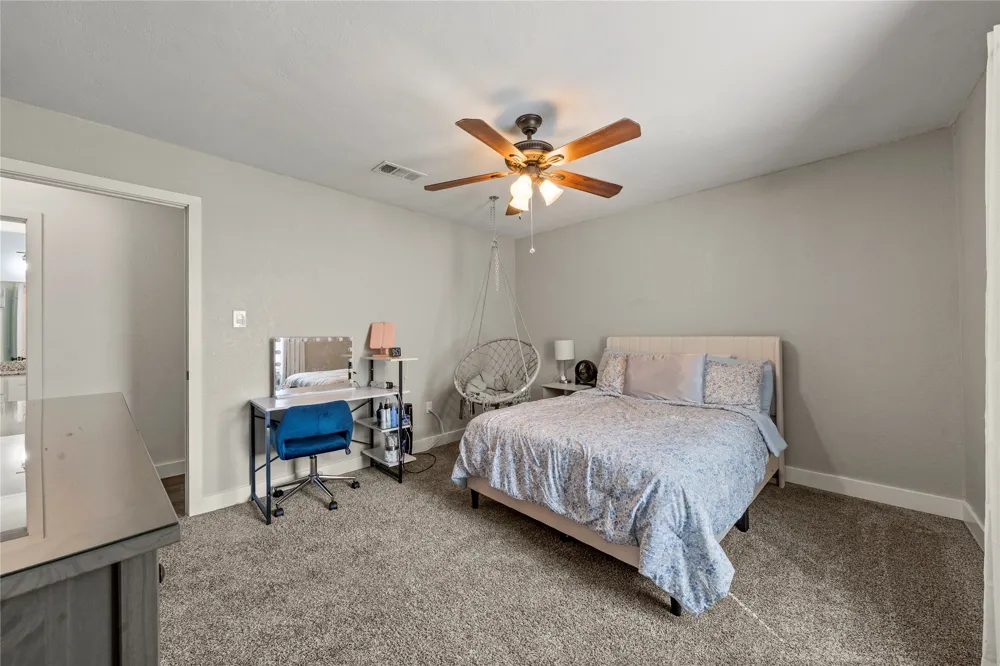 241 Crockett Lane Hewitt, TX 76643