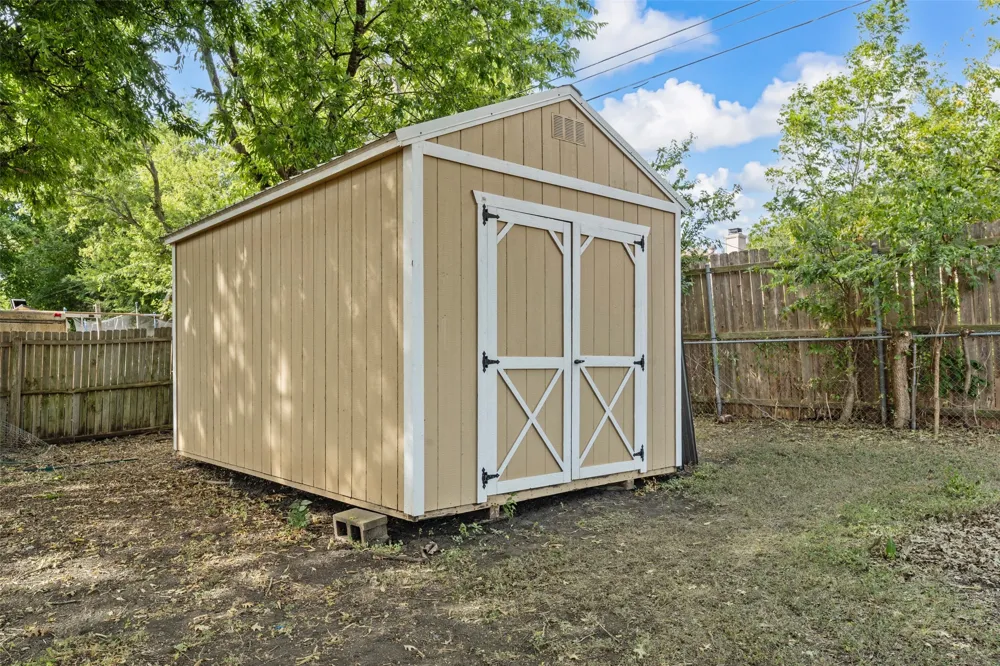 241 Crockett Lane Hewitt, TX 76643