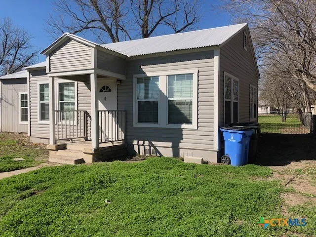 630 E Pine Street Seguin, TX 78155