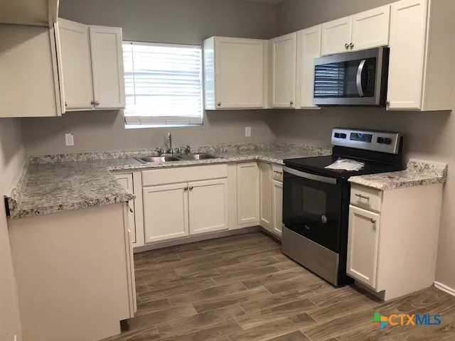 630 E Pine Street Seguin, TX 78155