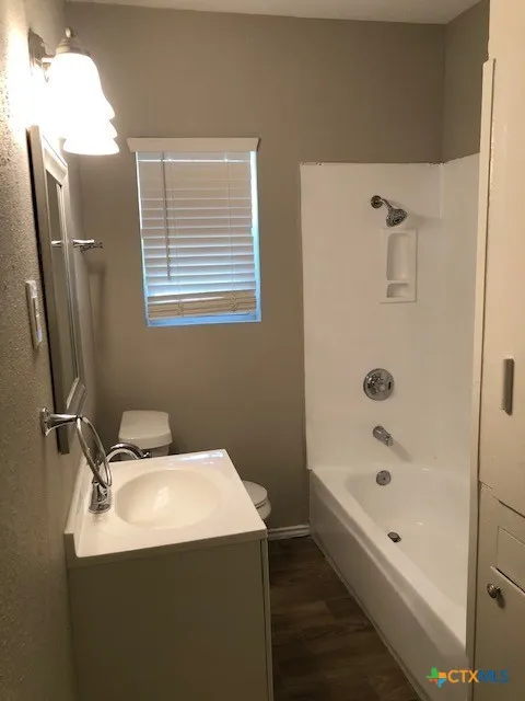 630 E Pine Street Seguin, TX 78155