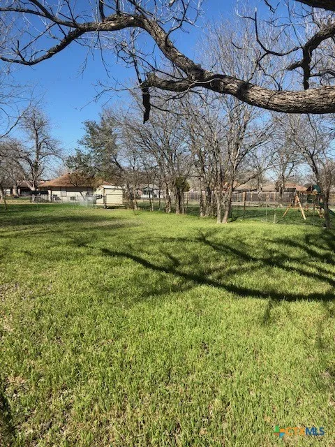 630 E Pine Street Seguin, TX 78155