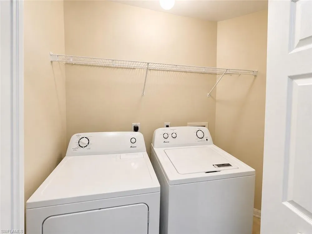 912 Hampton Circle #92 Naples, FL 34105