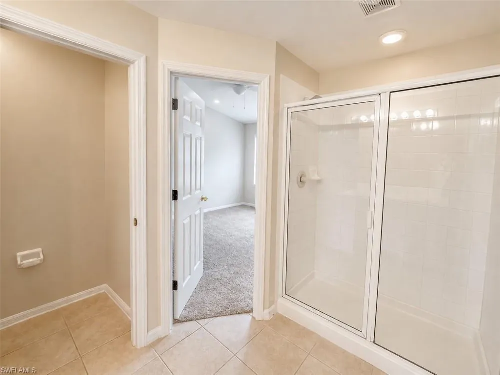 912 Hampton Circle #92 Naples, FL 34105