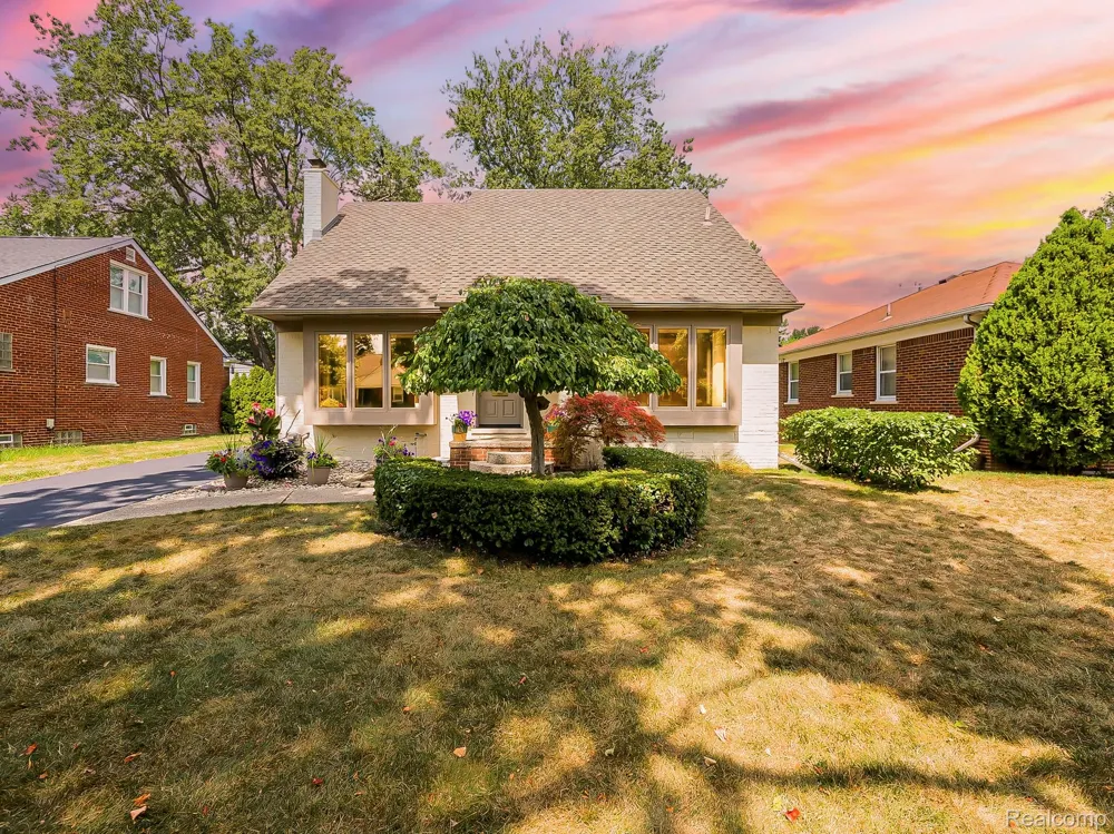 1545 Penistone Street Birmingham City, MI 48009