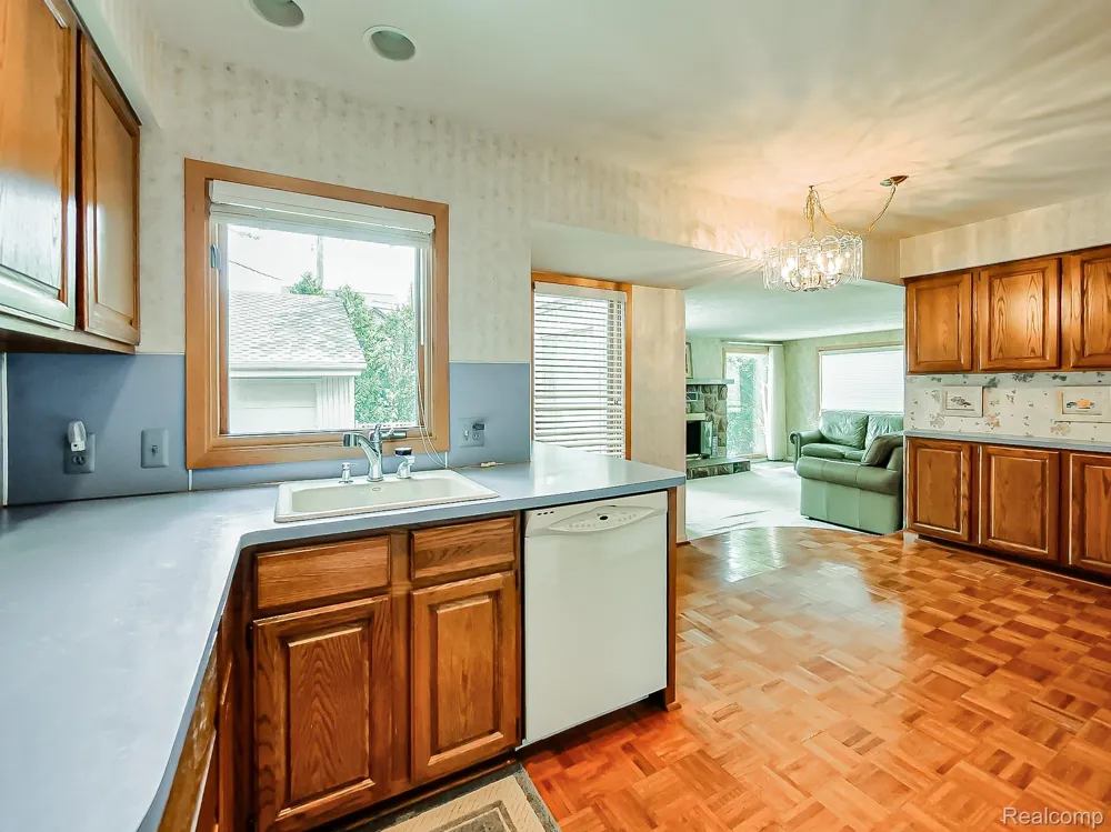 1545 Penistone Street Birmingham City, MI 48009