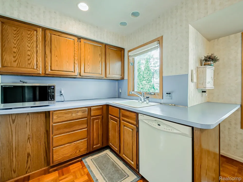 1545 Penistone Street Birmingham City, MI 48009