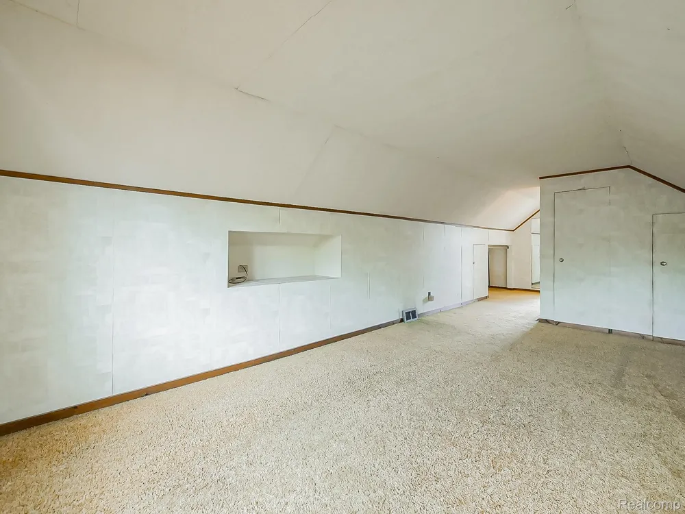 1545 Penistone Street Birmingham City, MI 48009