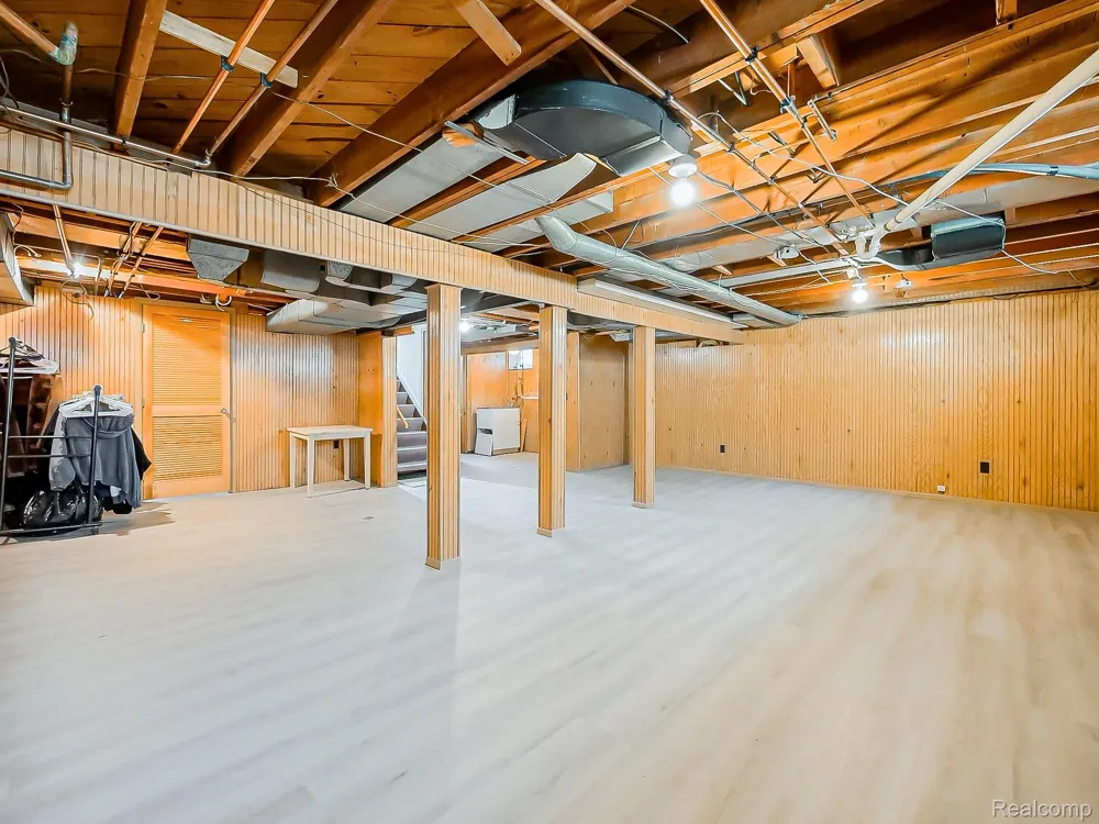 1545 Penistone Street Birmingham City, MI 48009