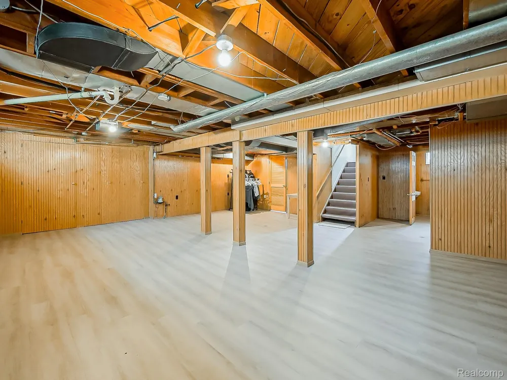 1545 Penistone Street Birmingham City, MI 48009