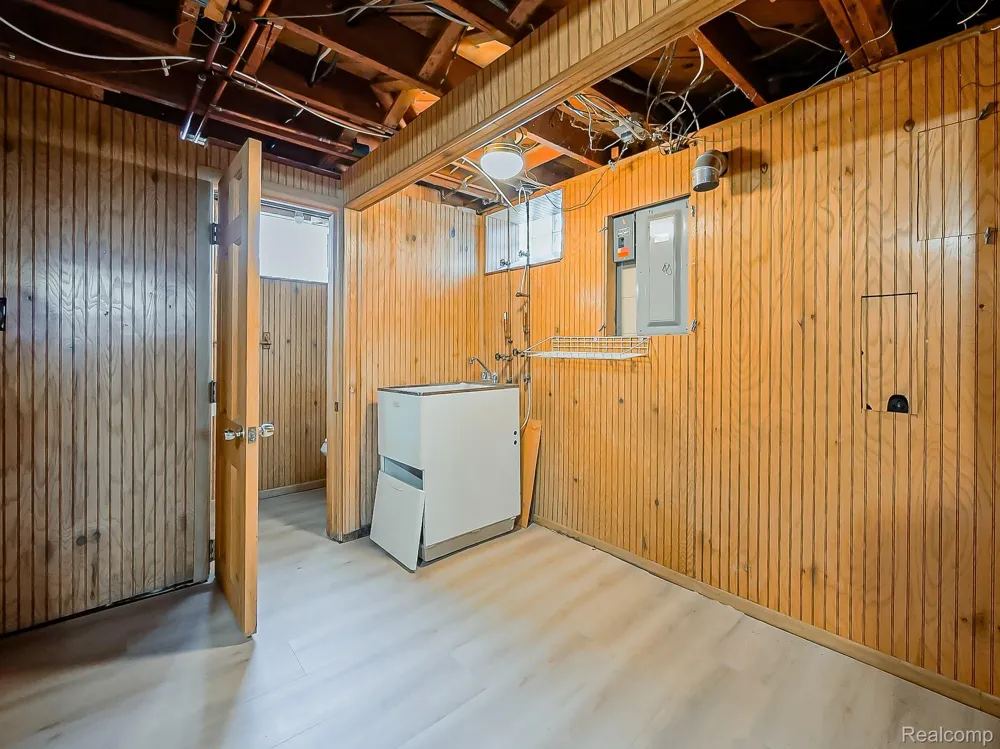 1545 Penistone Street Birmingham City, MI 48009