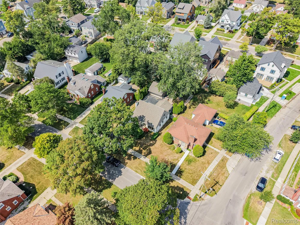 1545 Penistone Street Birmingham City, MI 48009