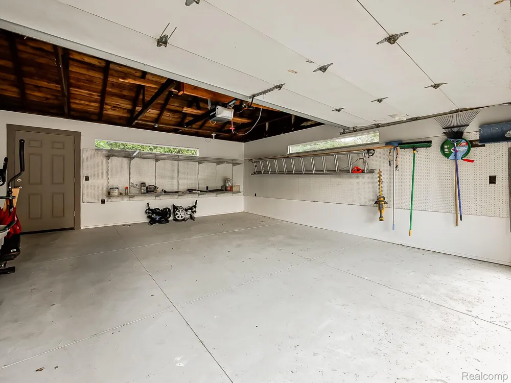 1545 Penistone Street Birmingham City, MI 48009