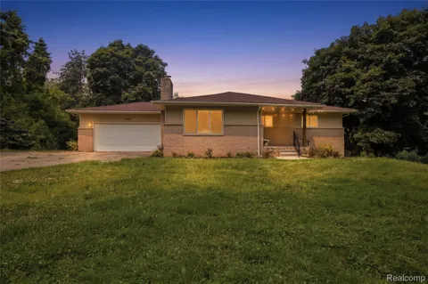 4700 Indianwood Court