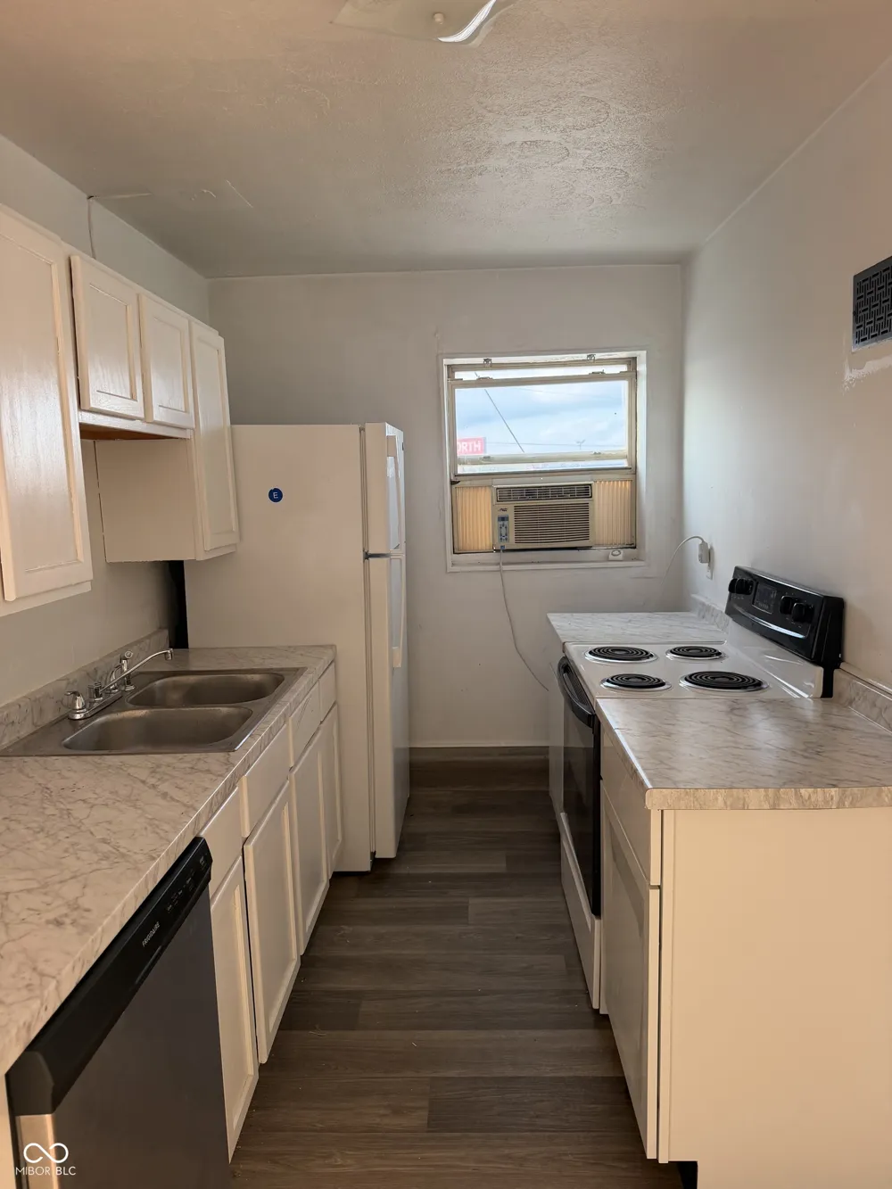 3015 S Holt #A Indianapolis, IN 46221