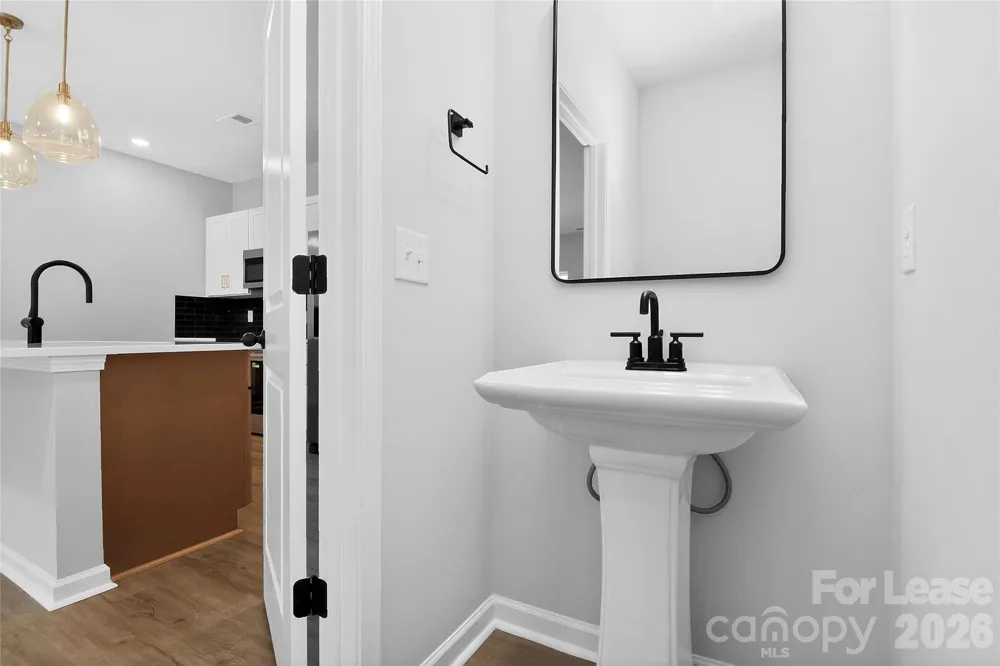 333 Hoskins Road Charlotte, NC 28216